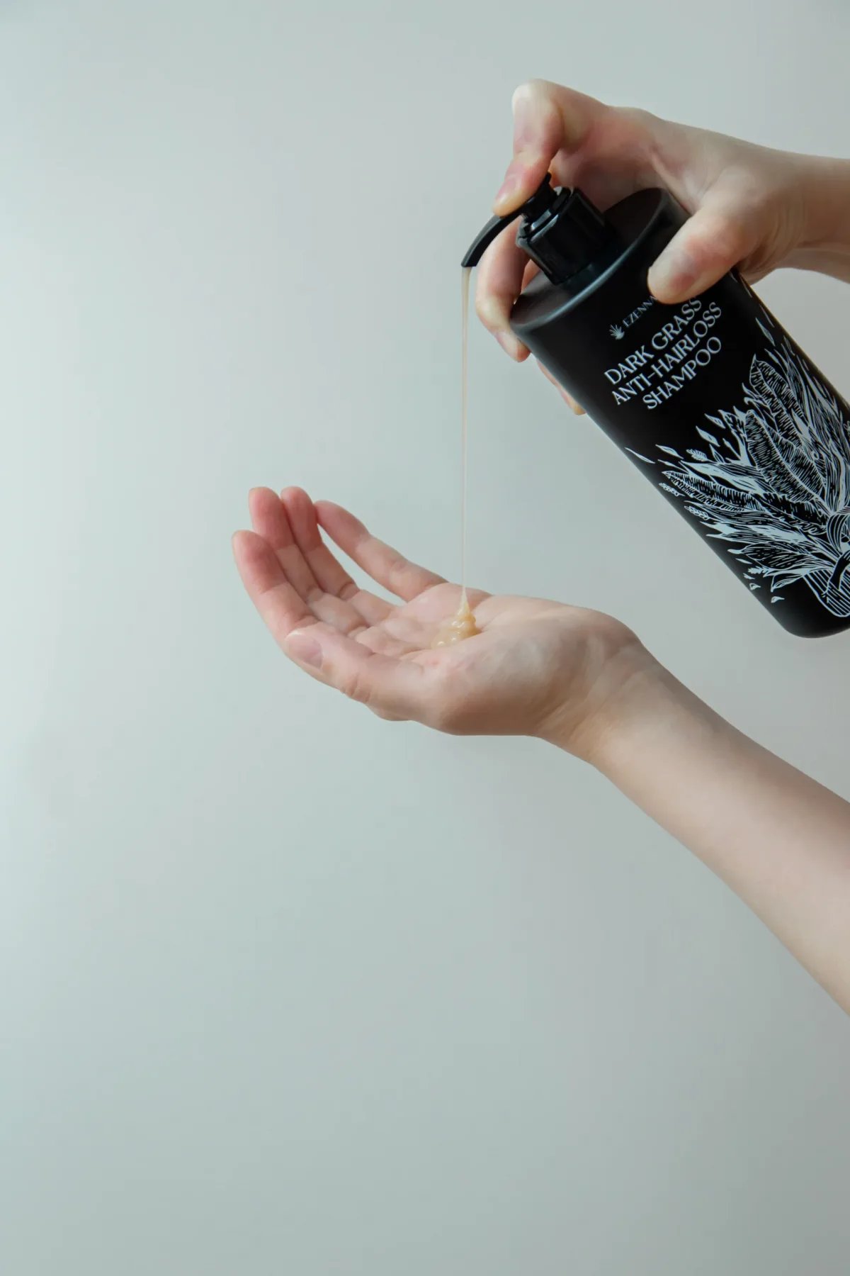 이젠나 다크그라스 탈모샴푸 300g SHAMPOO 사용량